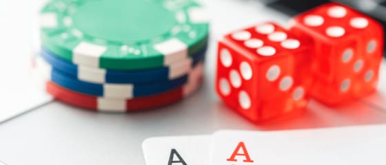 Онлайн-покер проти стандартного покеру – у чому різниця?